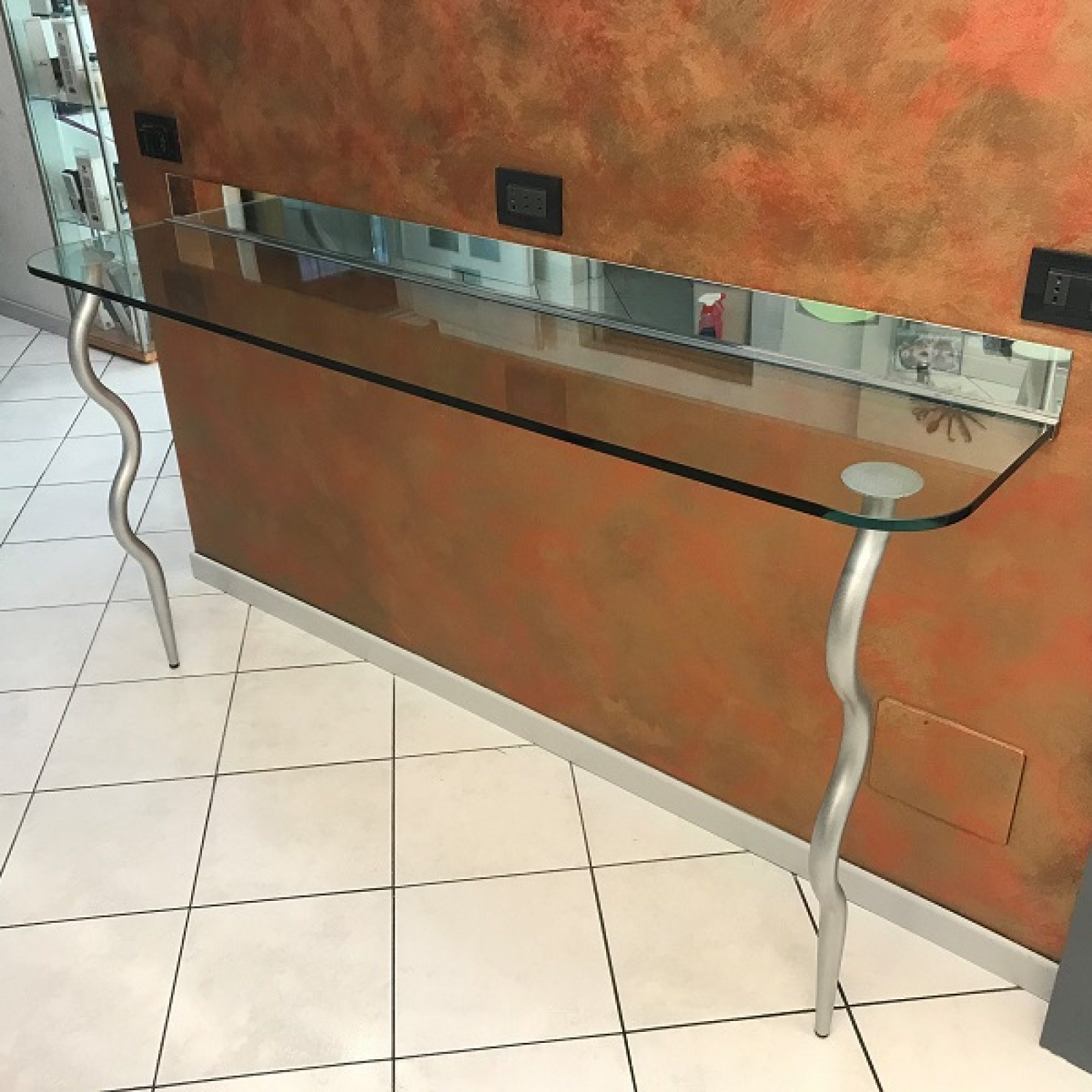 Tavolo in vetro personalizzato su casa privata