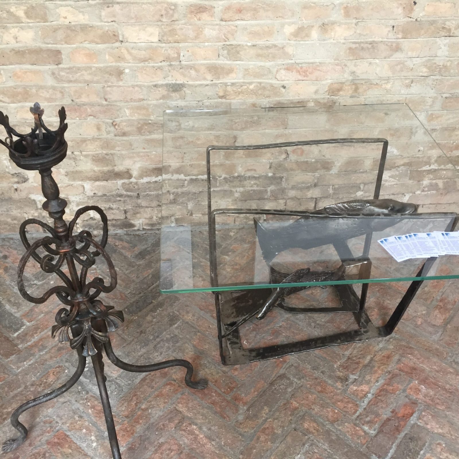 TAVOLINO ESPOSITIVO CHIOSTRO SAN FRANCESCO TV